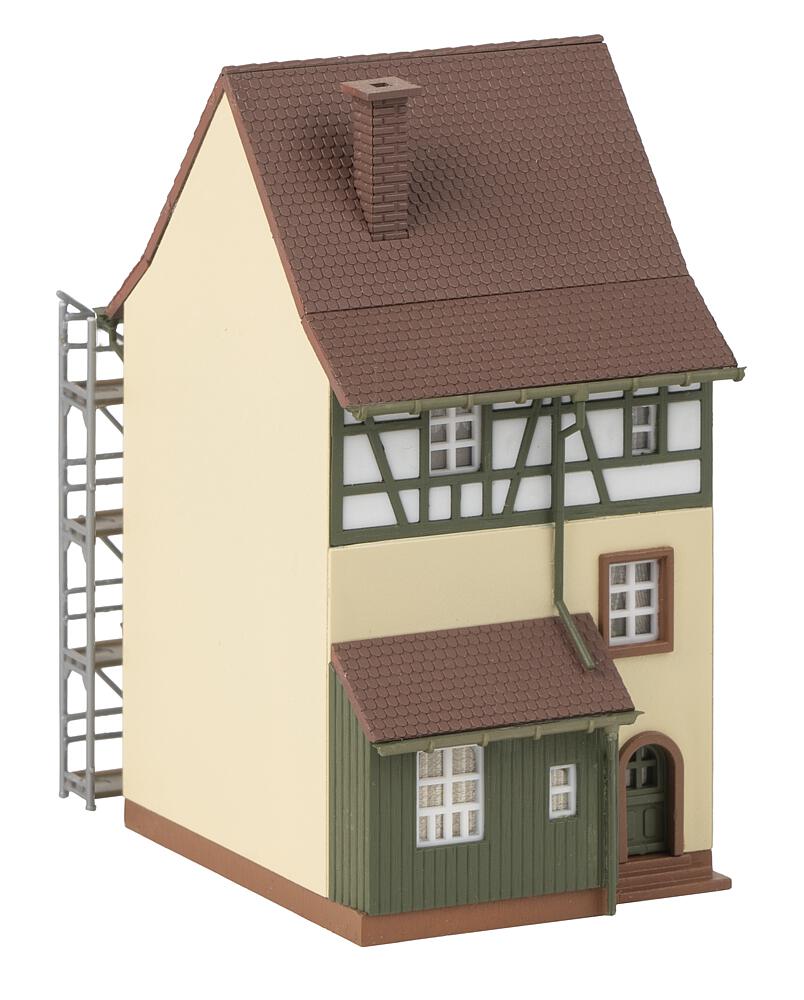 Altstadthaus mit Gerüst 