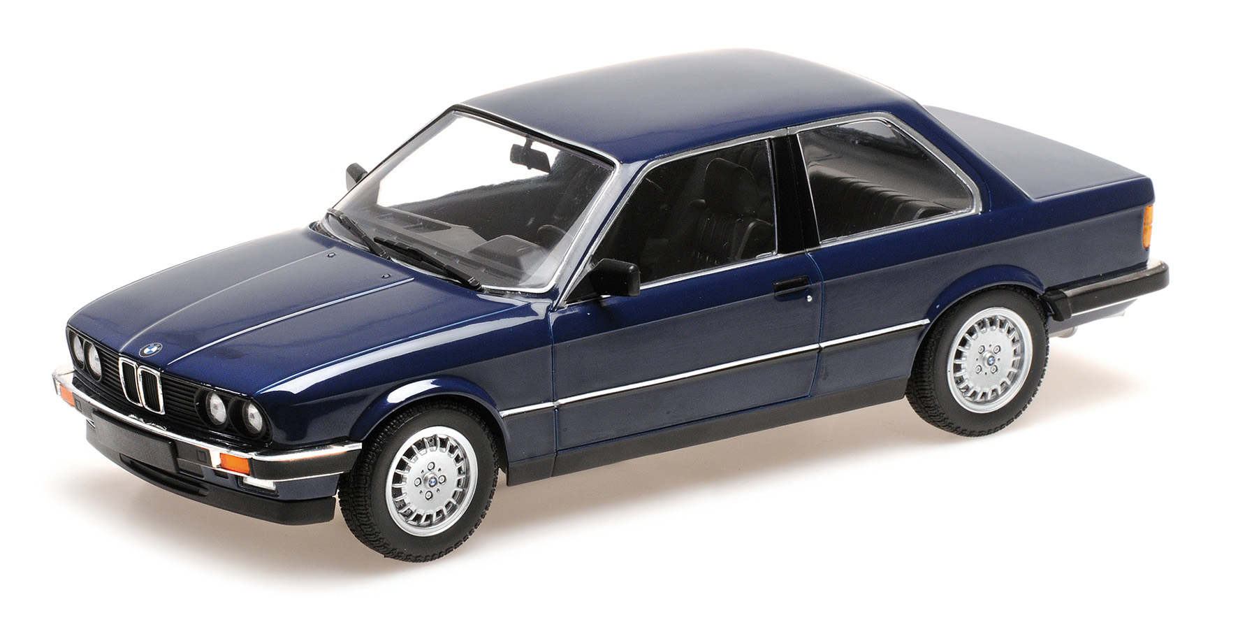 BMW 323i (E30)`1982 blau 1:18 Diecast