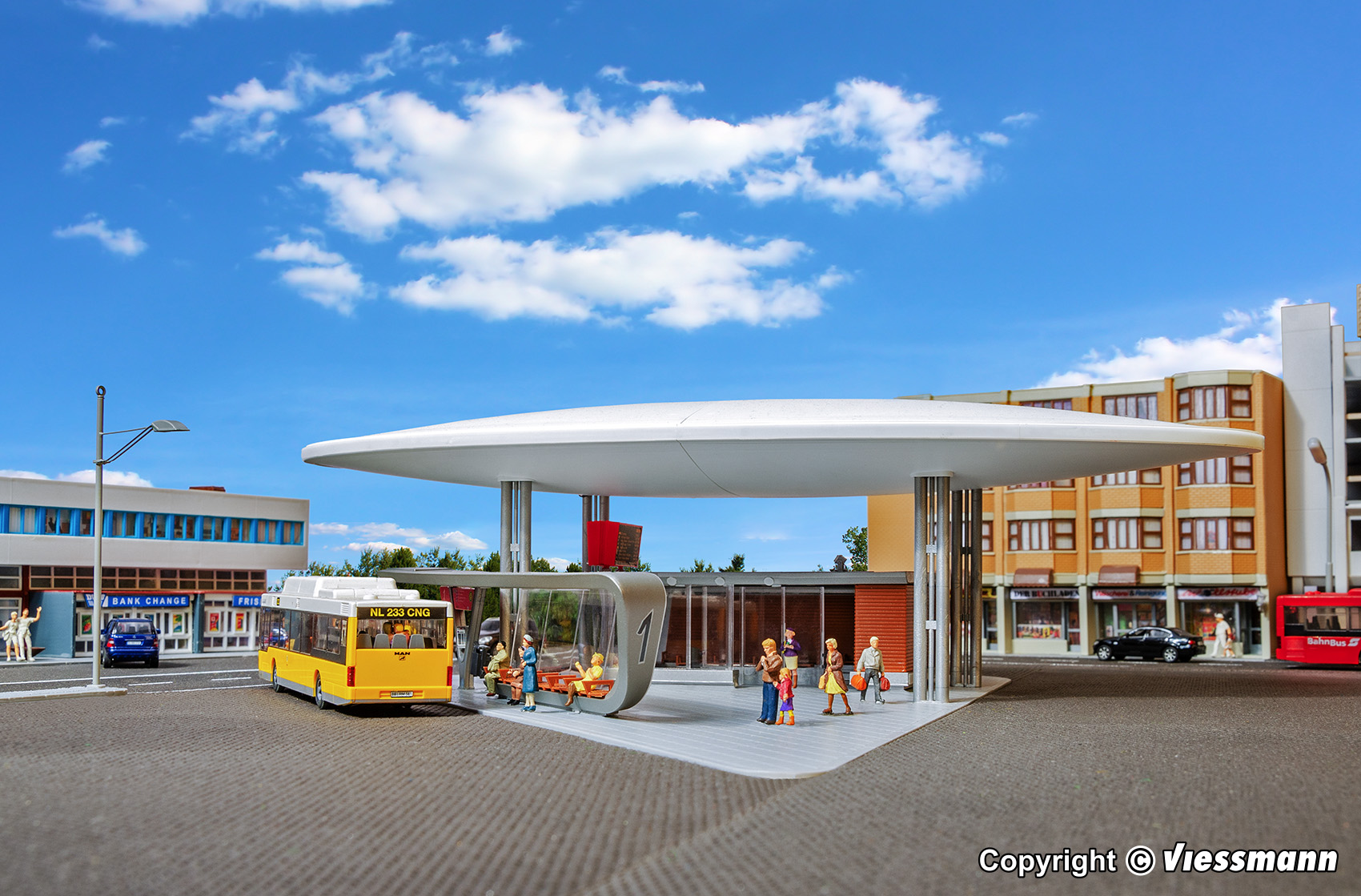 Moderner Busbahnhof Hauptgebäude mit einer Haltestation inkl. LED-Beleuchtung, H0