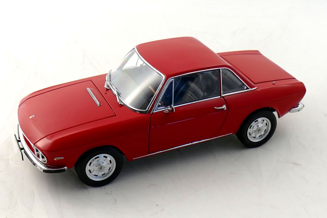 Lancia Fulvia 1600HF Lusso´71 rot mit schwarzen Inneneinrichtung limitiert auf 1000 Stück