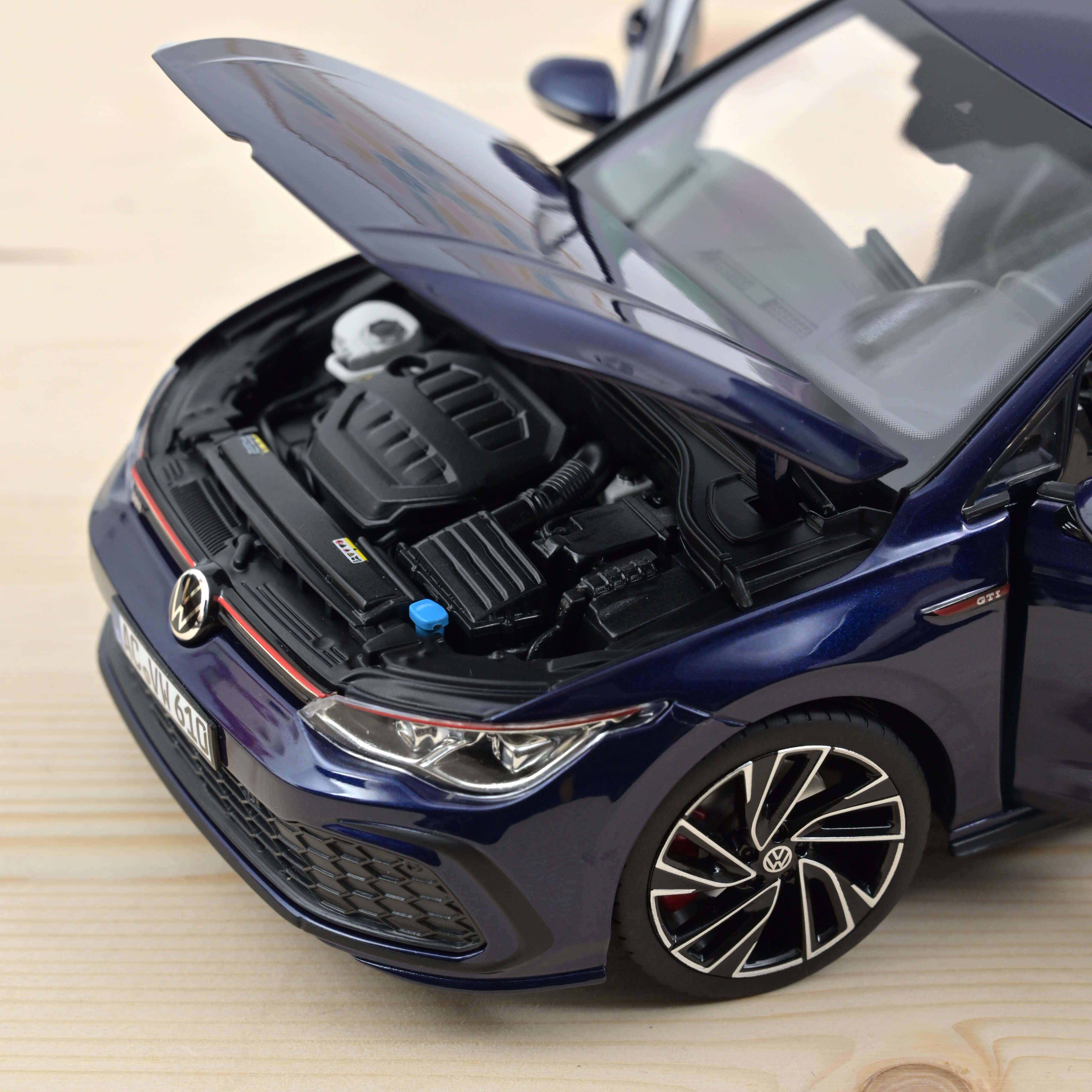 VW Golf GTI´20 blau met. 1:18 