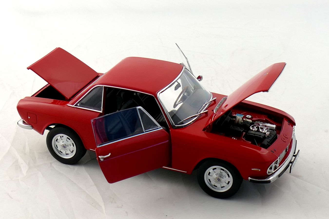 Lancia Fulvia 1600HF Lusso´71 rot mit schwarzen Inneneinrichtung limitiert auf 1000 Stück
