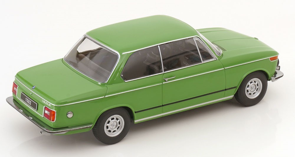 BMW L2002 tii 1974 grün 2. Serie 1:18