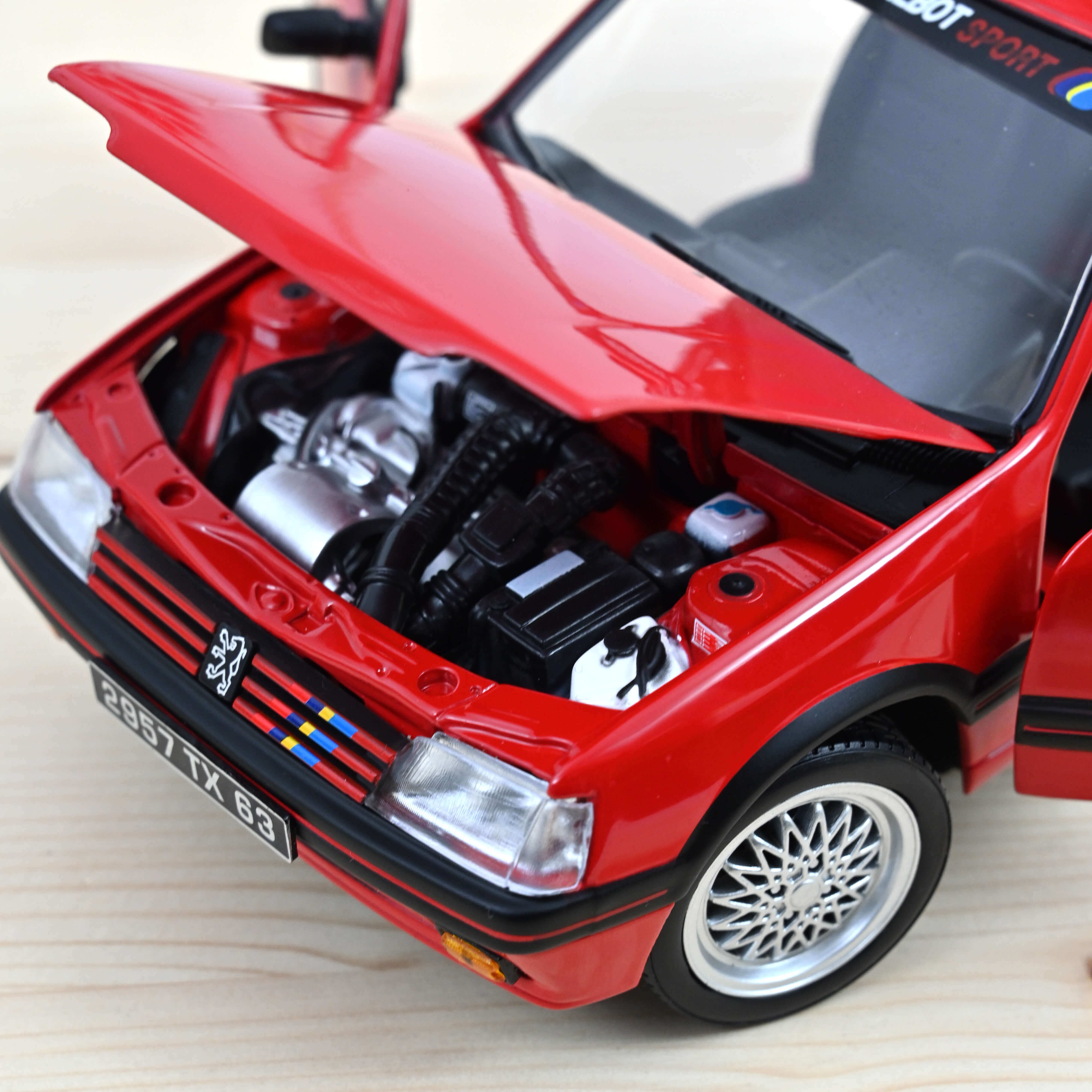 Peugeot 205 GTi 1.9 PTS rot PTS deco 1991 Vallelunga Red 1:18