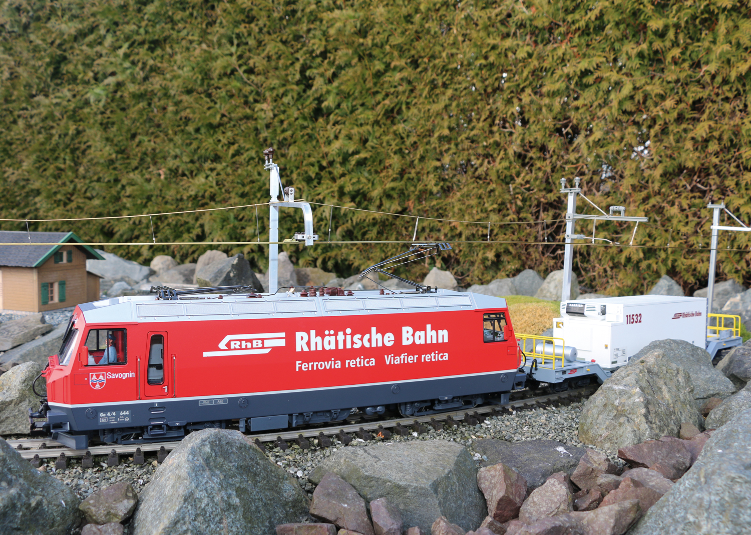 RhB E-Lok Ge4/4 III 644 Ep.6 DCC/mfx Sound, mit großer "RhB - Rhätische Bahn" Aufschrift, Wappen "Savognin" neuer Sound mit vorbildgetreuer Druckluftpfeife