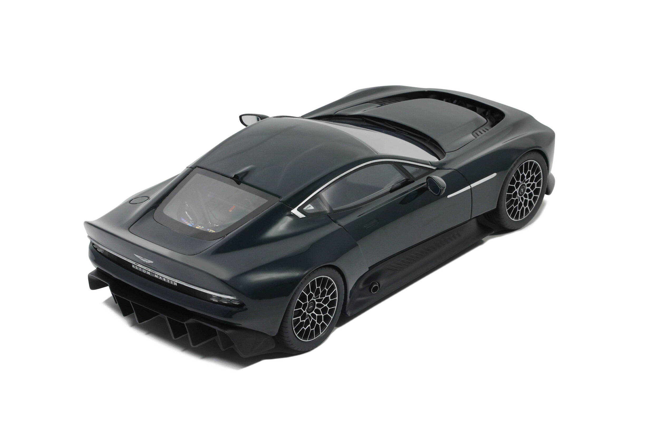 Aston Martin Victor grün 1:18 Baujahr 2021