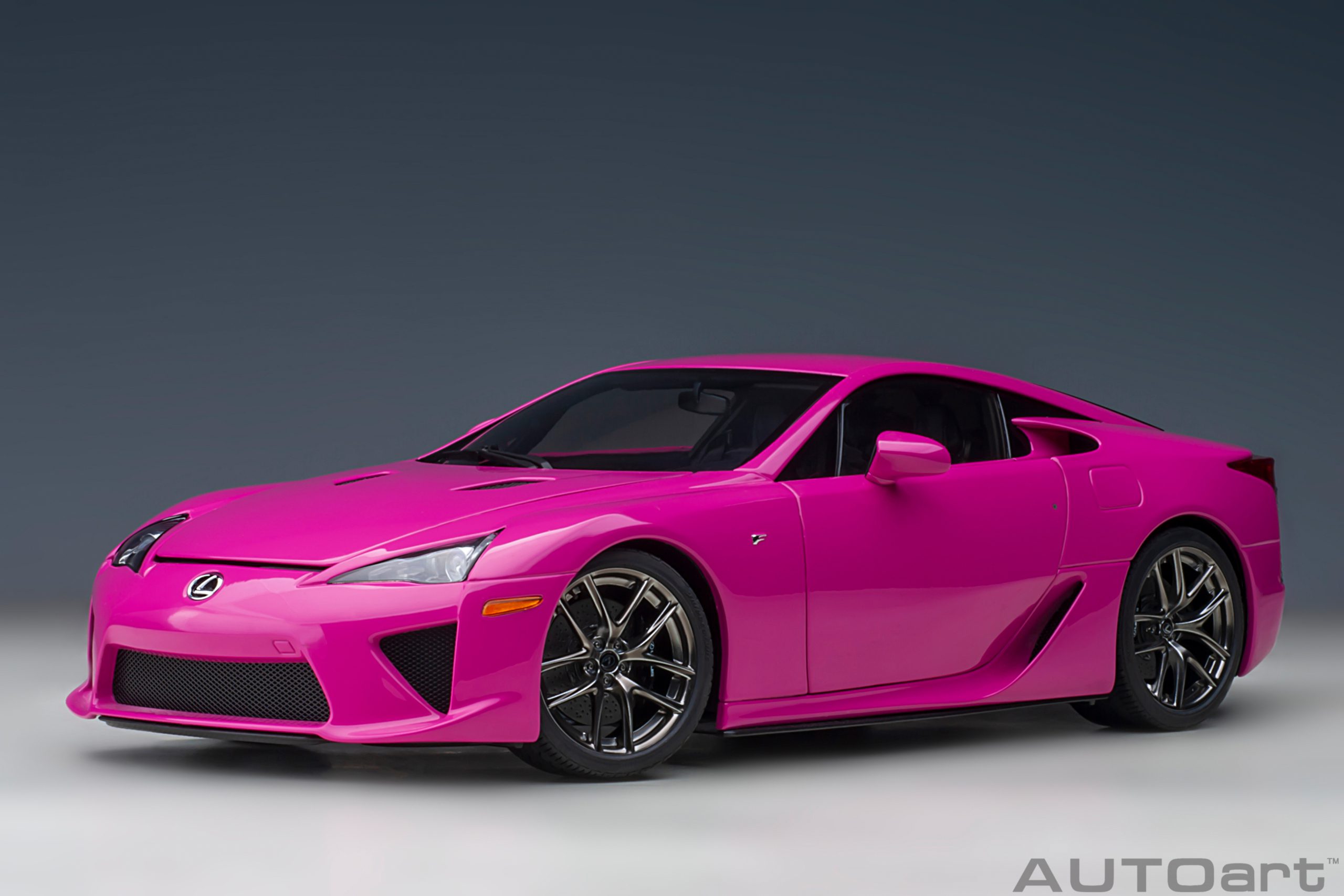 Lexus LFA ´10 passionate pink 1:18