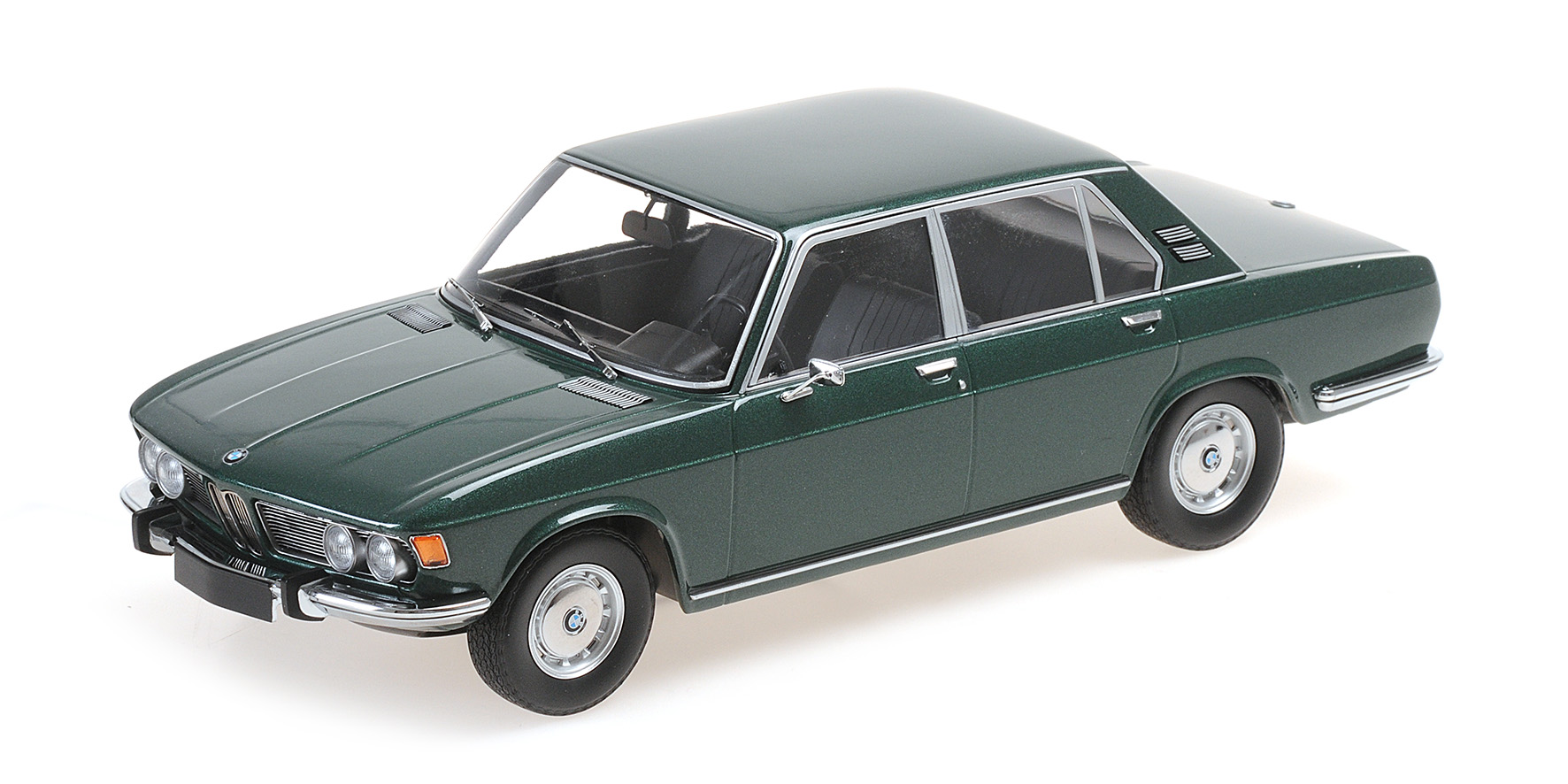 BMW 2500`1968 grün met 1:18 DC