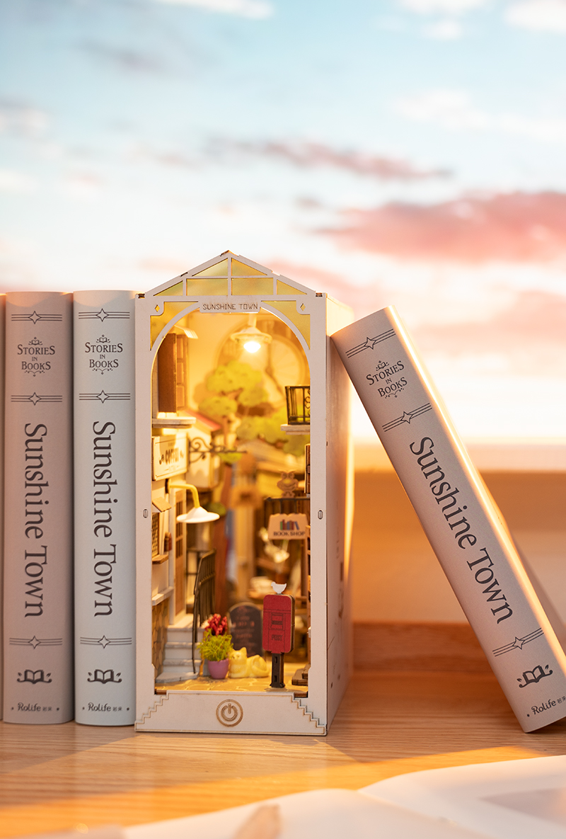 Sunshine Town - Bücherregal- Diorama