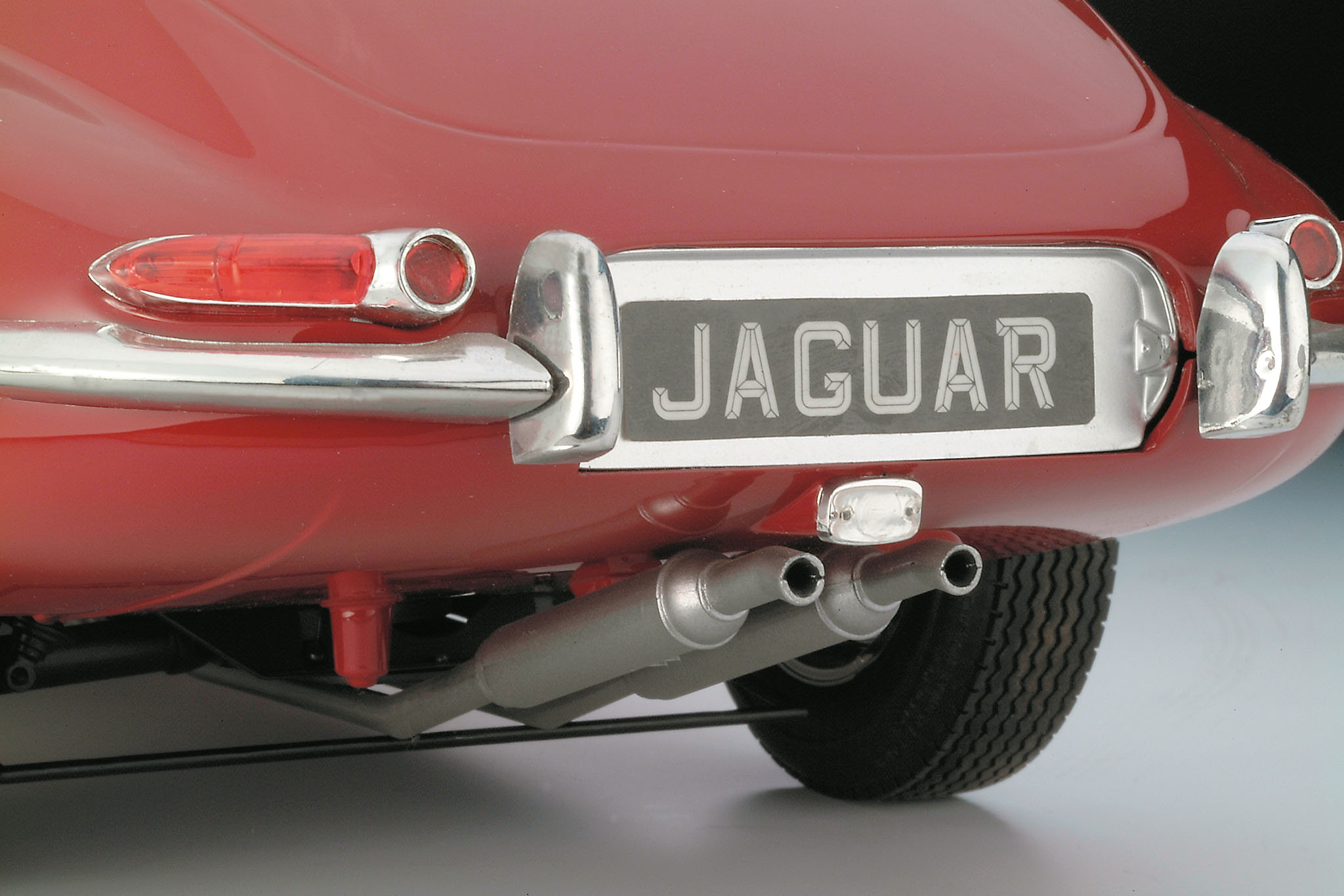 1:8 Jaguar E-Type 