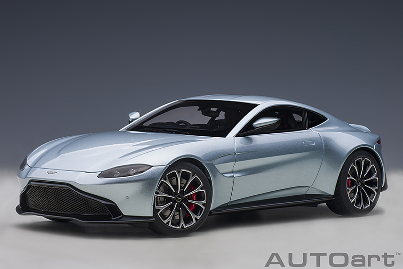 Aston Martin Vantage´19 skyfall silver 1:18