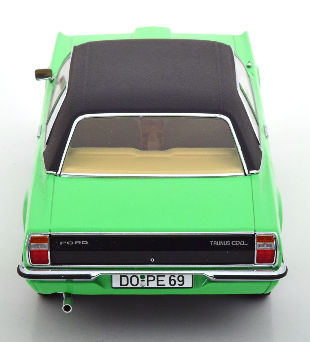 Ford Taunus "Knudsen" grün`71 mit schwarzem Dach 1:18