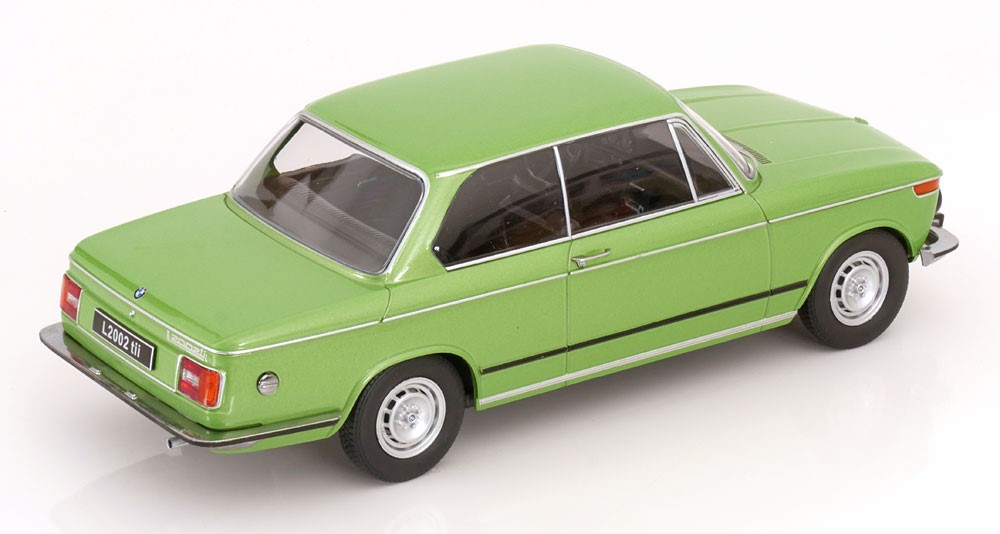 BMW L2002 tii 1974 grün 2. Serie 1:18