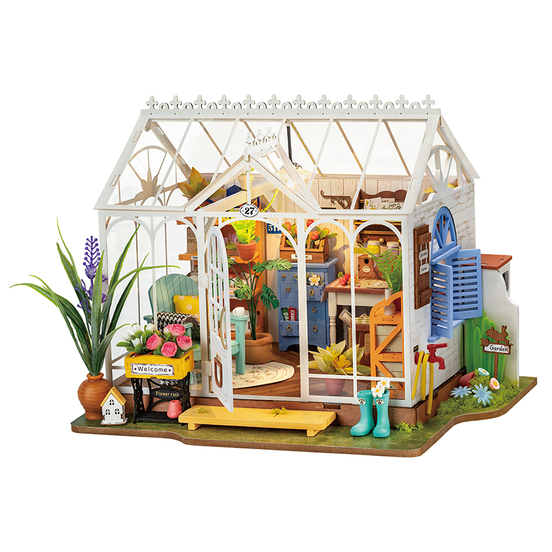 Dreamy Garden House Diorama
