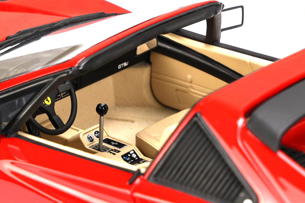 Ferrari 308 GTS QV rot 1:18 Baujahr 1982