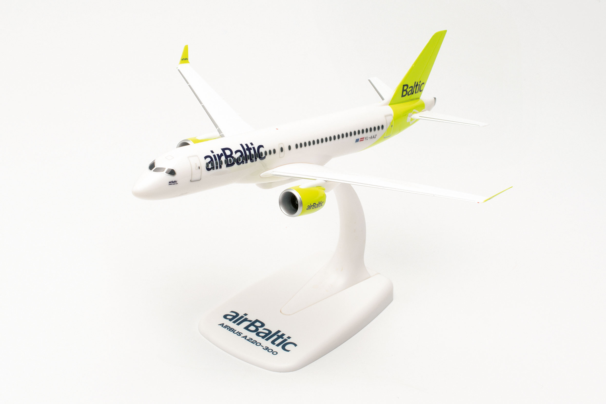 A220-300 airBaltic 
