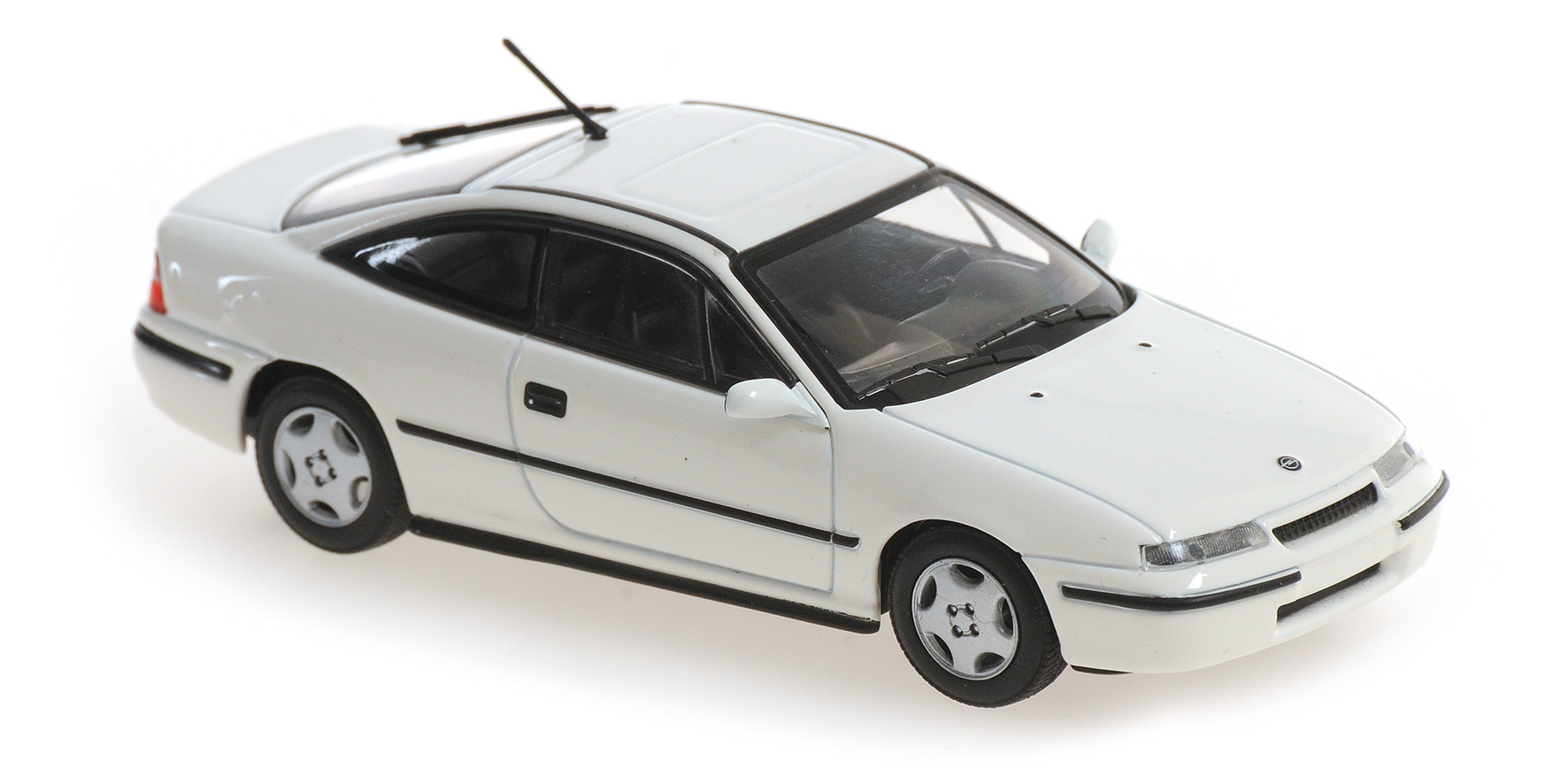 Opel Calibra`1989weiss 1:43 Diecast Maxichamps